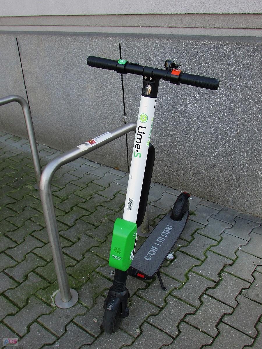Amerykańska hulajnoga na Nowolipkach