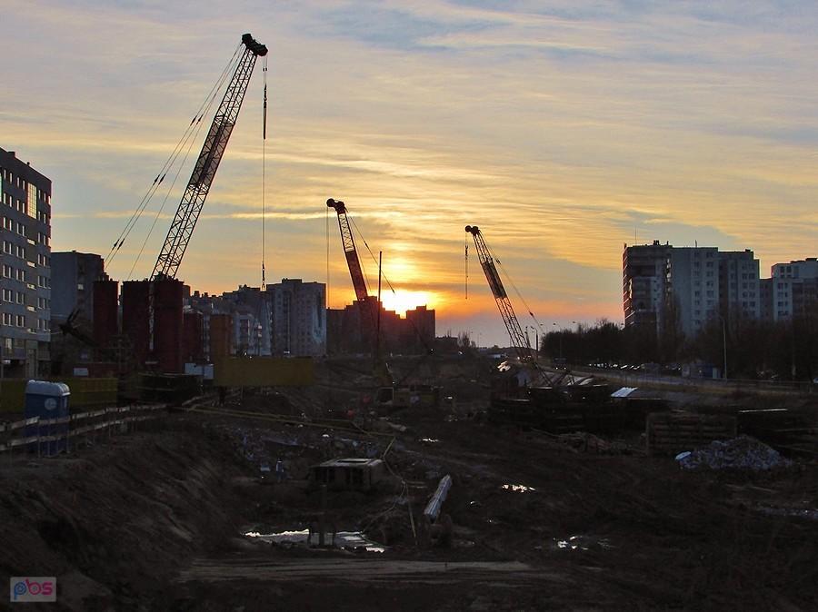 Kopią dziurę dla tunelu POW