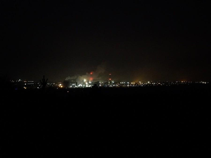 Huta nocą