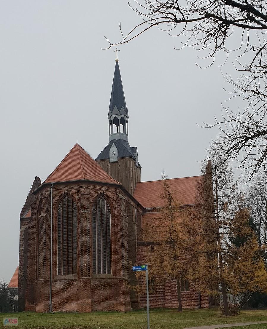 Kołbacz (niem.Kolbatz) Kościół parafialny p.w. NSPJ budowany od 1210 do 1347 r.,