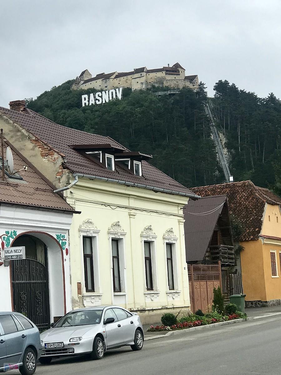 zamek w na górze w Rasnow