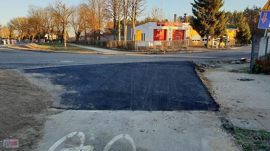 Nowy podjazd na DDR-ce w Kobylance.