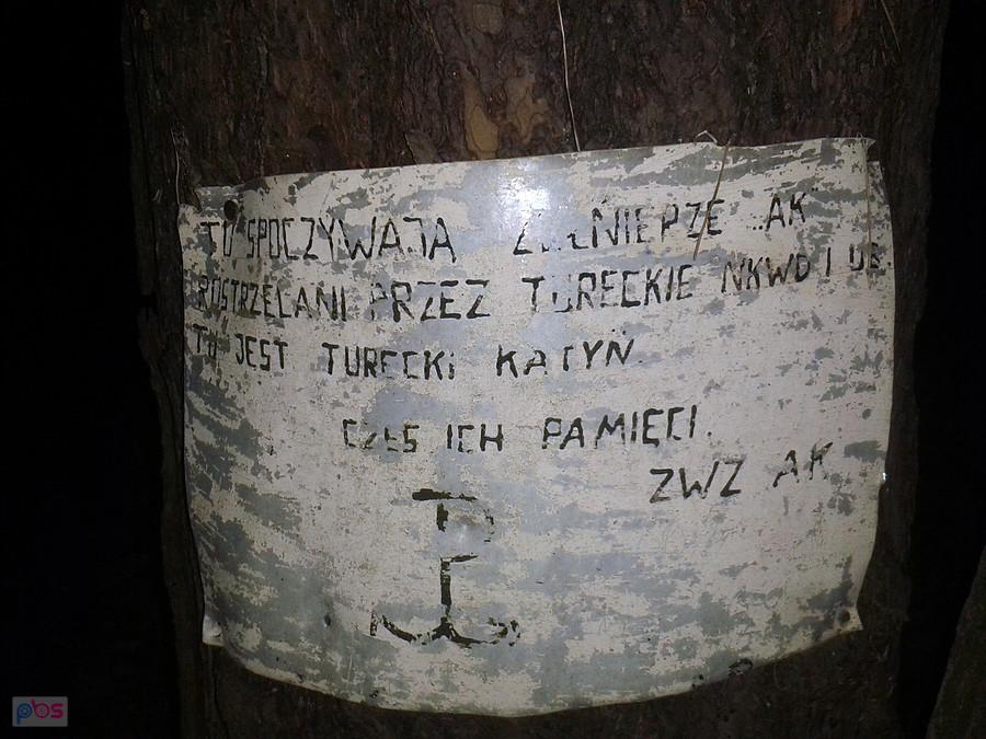 Zawieszona tabliczka