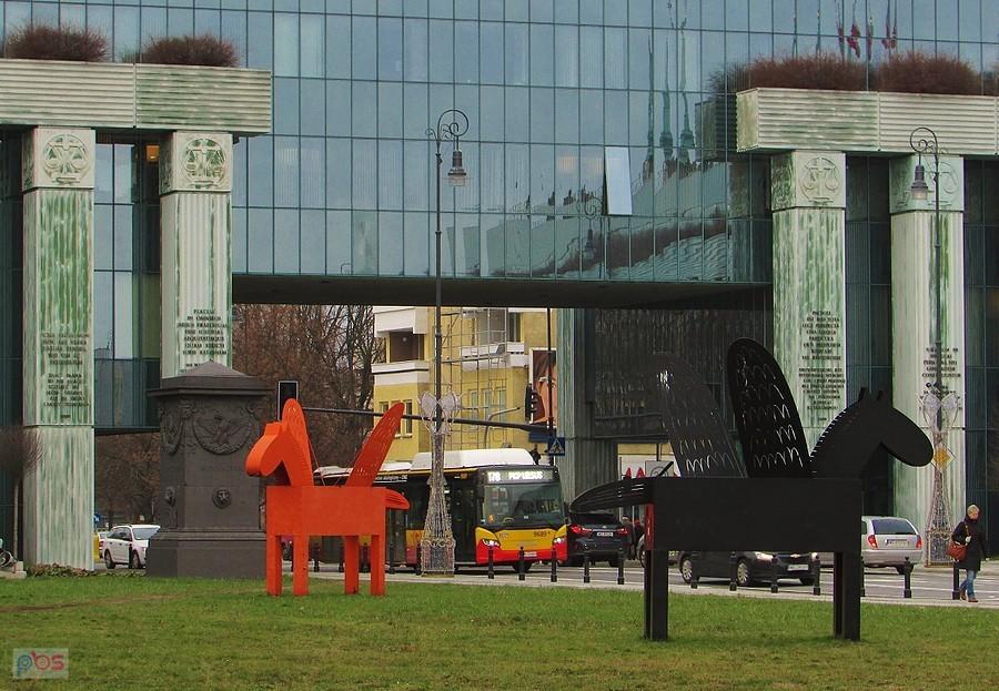 Pegazy na placu Krasińskich