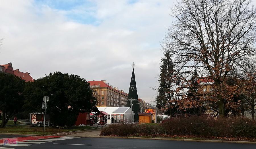 Świątecznie na placu Lotników.
