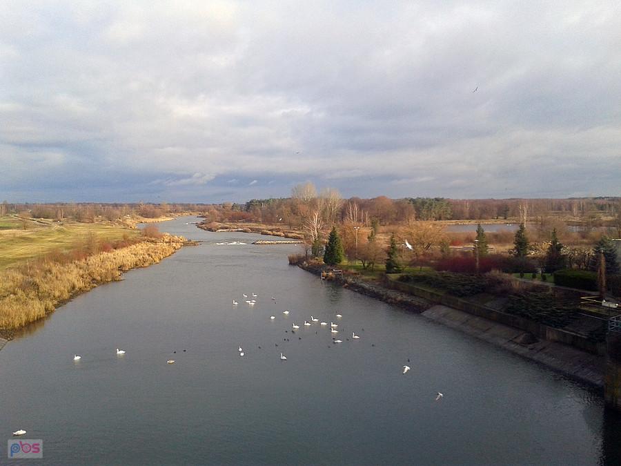 Warta za tamą.
