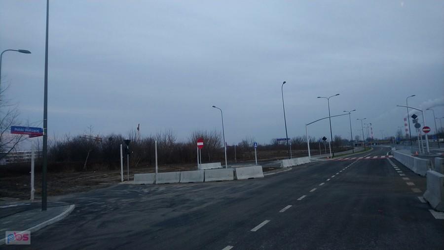 Aleja Polski Walczącej, widok w stronę Trasy Siekierkowskiej