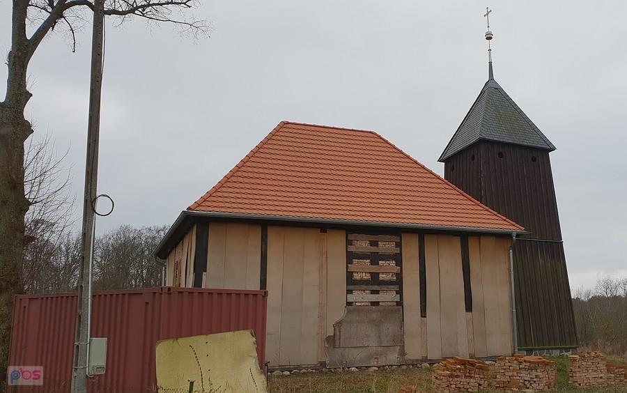 PODAŃSKO (niem.Puddenzig) Kościół filialny p.w. św. Stanisława Kostki z XVIII w nadal w remoncie.