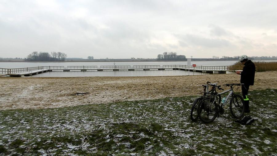 Na plaży w Niepruszewie. Sprawdziłem wodę - dobra dla morsów :)