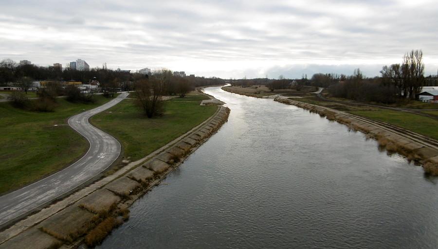 Nad Wartą. Widok z mostu Królowej Jadwigi