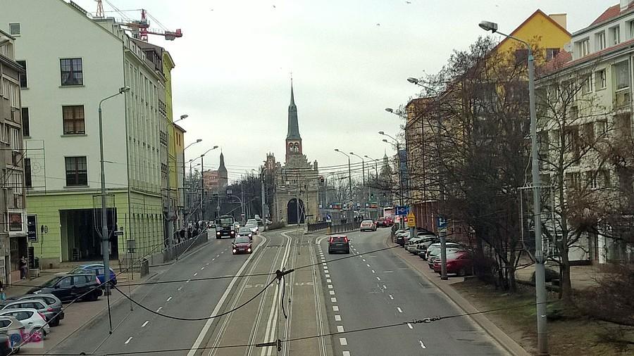 Z kładki nad ulicą Wyszyńskiego.
