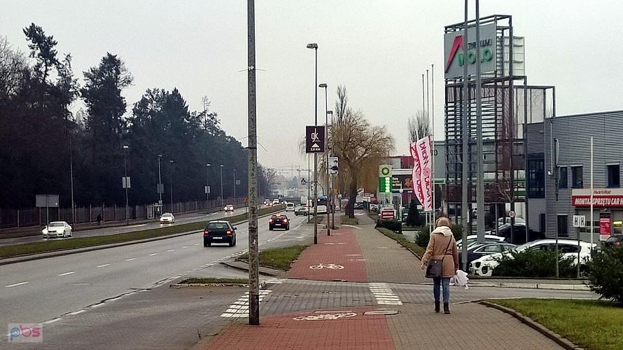 Ulica Mieszka I w pochmurne południe 7 stycznia 19 r.