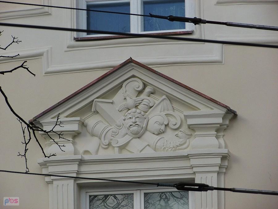 Dekoracja nadokienna pałacu Przebendowskich