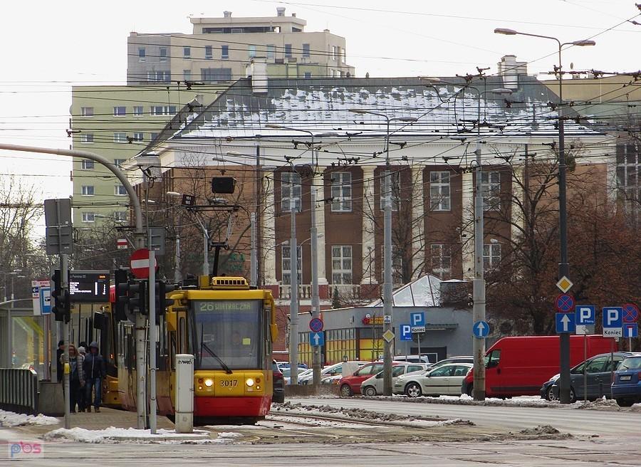 Tramwaj linii 26 na przystanku Kino Femina 05