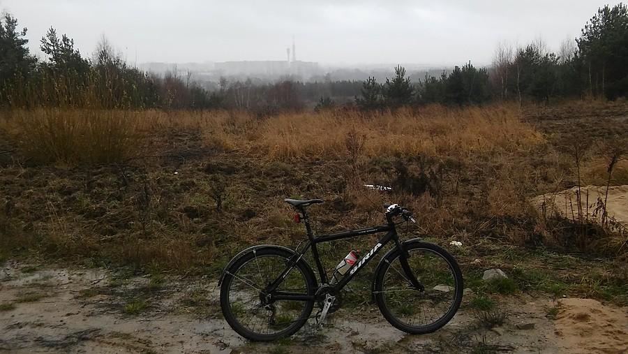 Na szczycie wodociągów. Widoczek na spowity w opadach Poznań