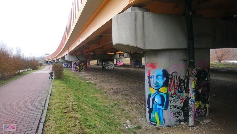 Mural - niebieski człowieczek