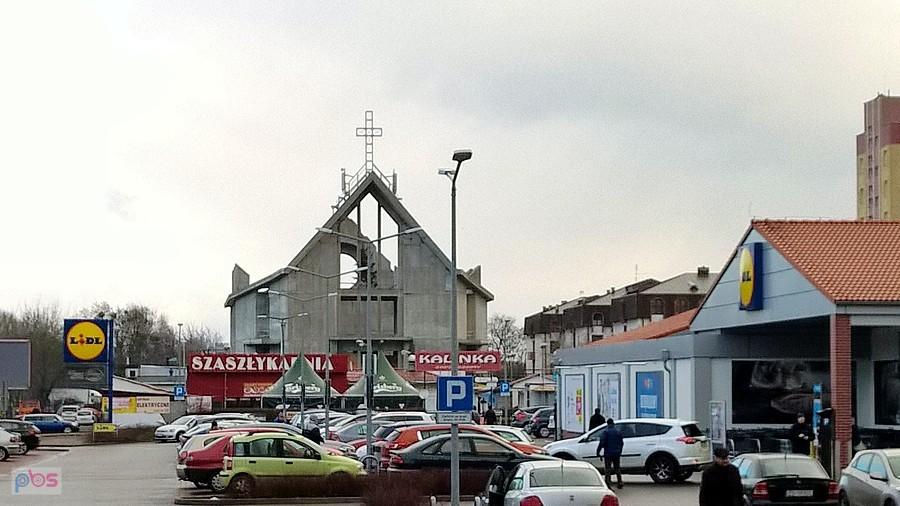 Niezbyt ciekawy widok a są to obrzeża ryneczku Kalinka