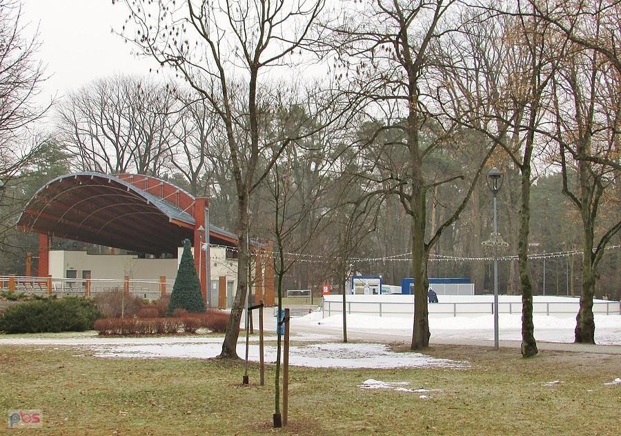 Park Zdrojowy - muszla koncertowa i lodowisko