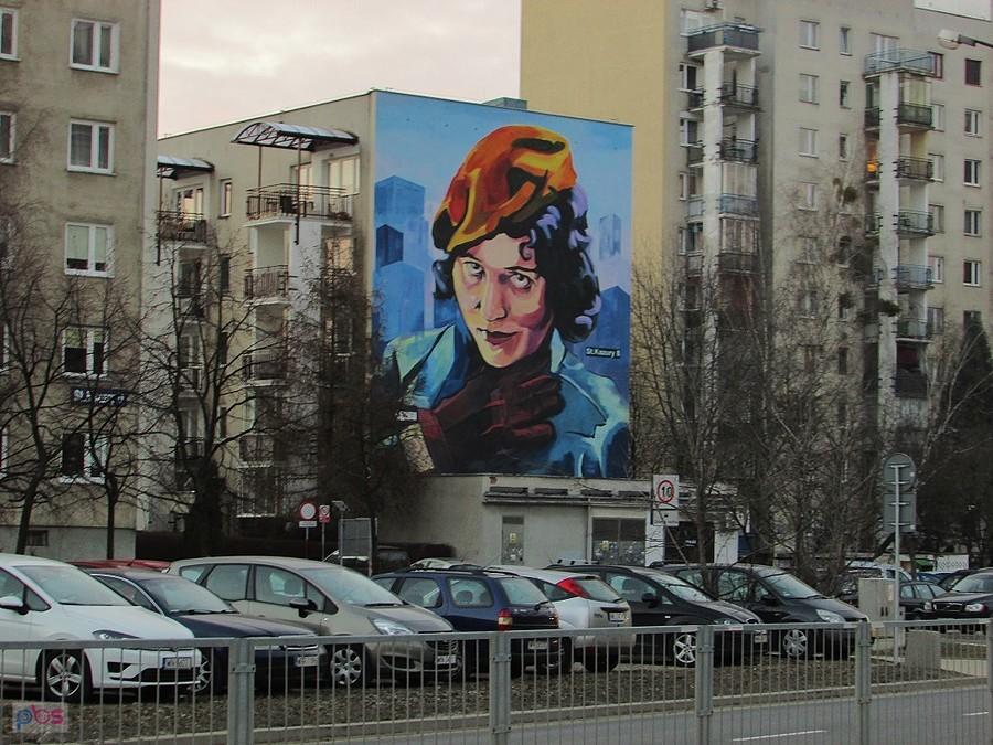 Mural przedstawiający Zofię Stryjeńską