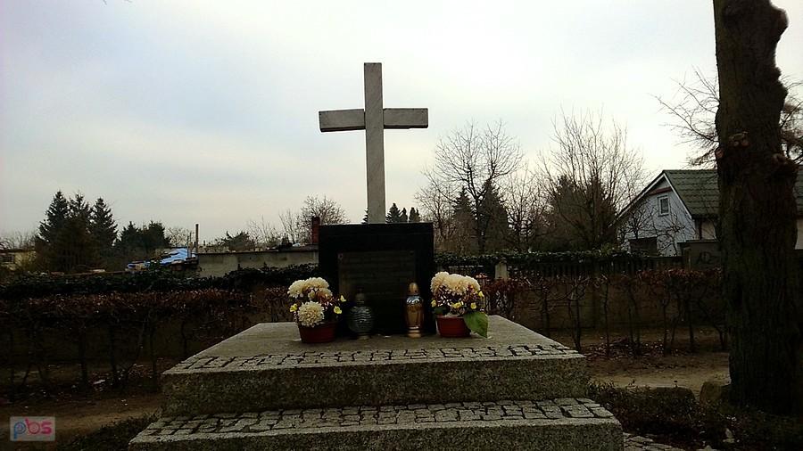 Ku czci żołnierzy francuskich poległych w wojnie z Prusakami. Dawne dzieje.