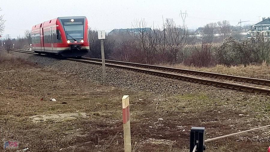 Na kolejowym przejeździe w Przecławiu.