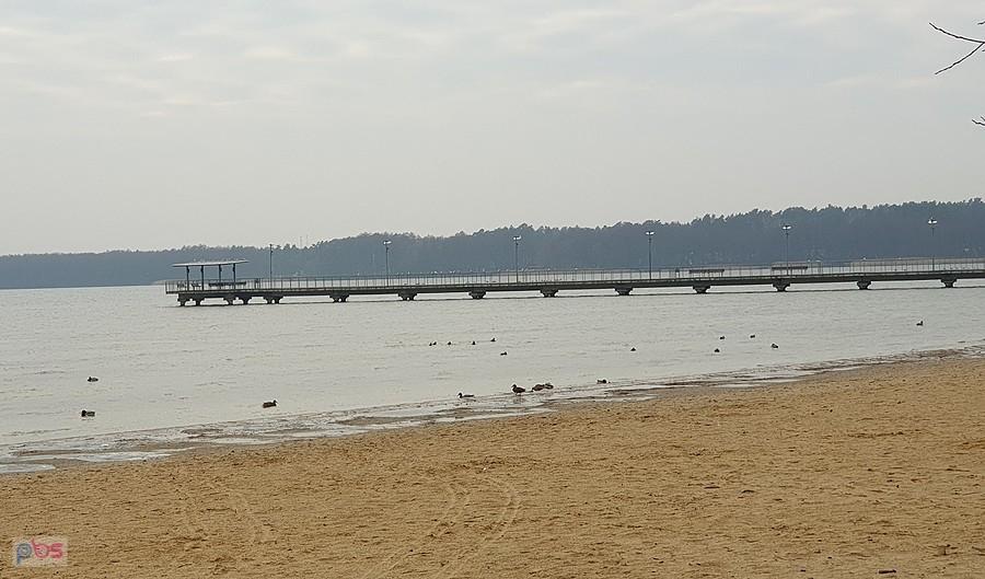 Molo nad jeziorem Miedwie w Zieleniewie