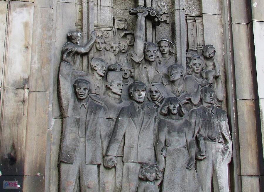 Płaskorzeżba z MDM-u