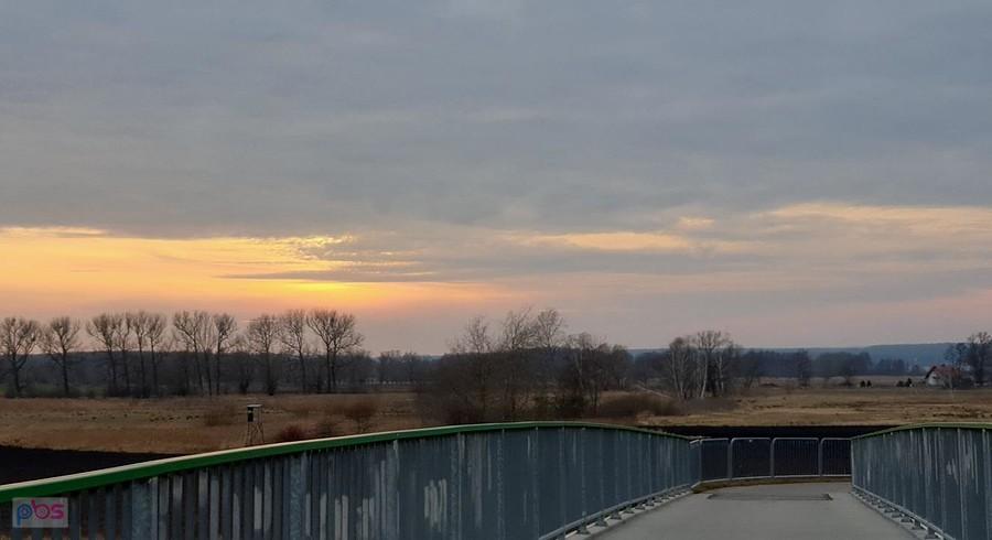 Na kładce nad S10 - wezęł Zachód.