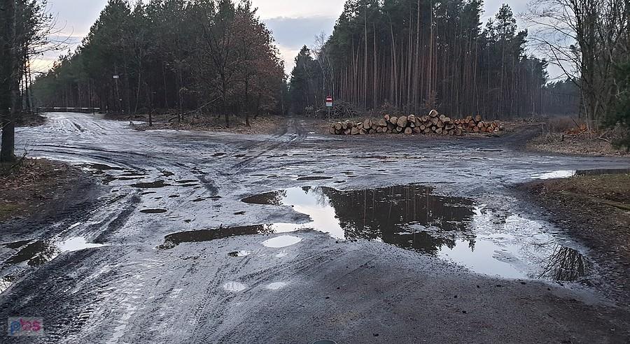 Nie była zachęcająca nawierzchnia do Zdunowa