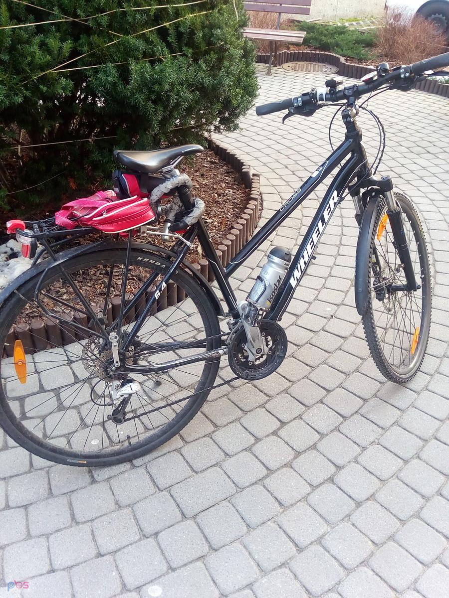 Na parkingu