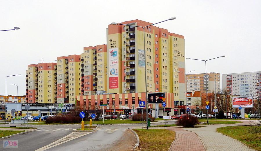 Budynki na rogu ulicy Szafera vis a vis hali Arena.