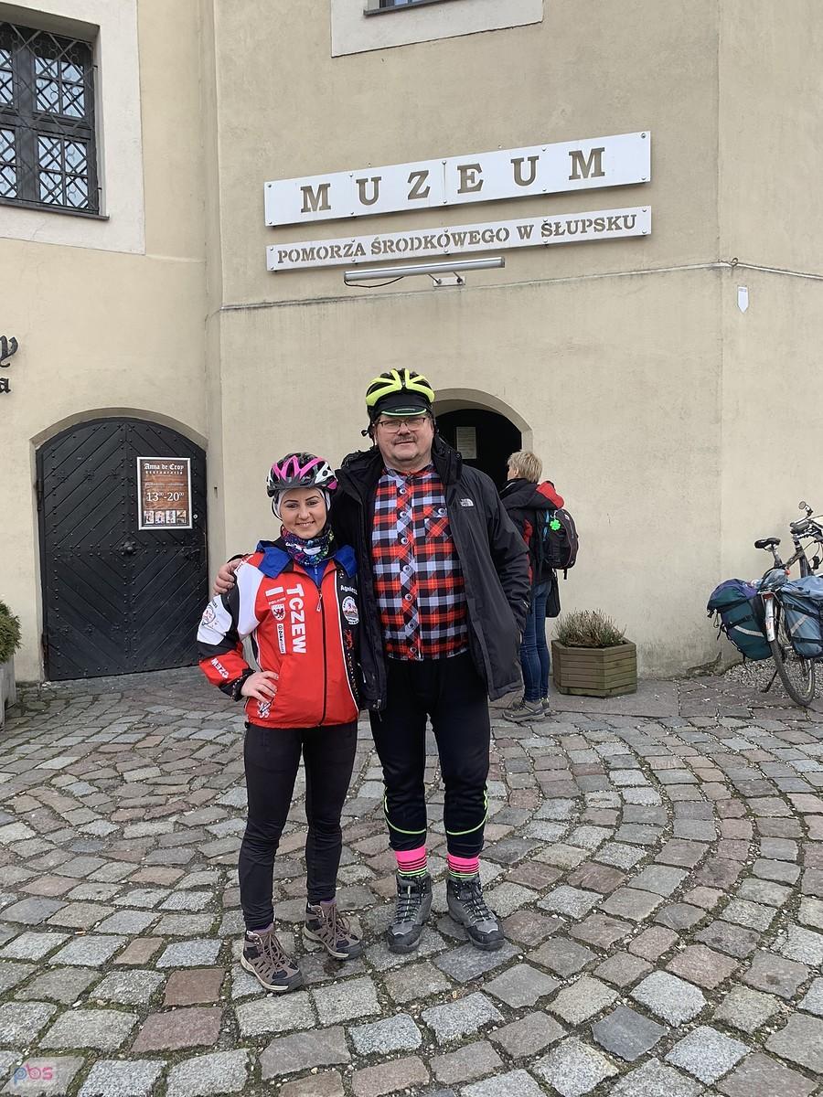 z Agnieszką pod muzeum w Słupsku