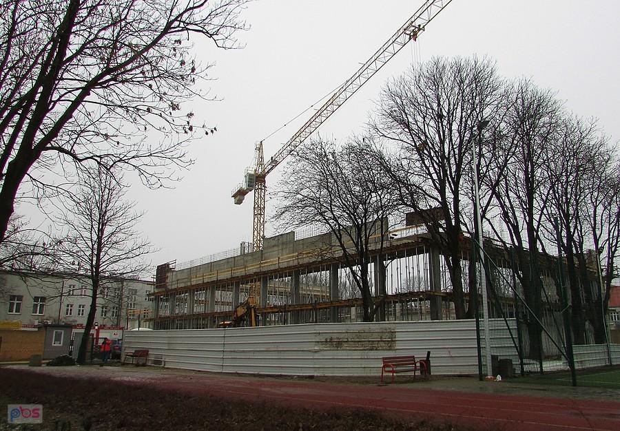 Przy Liceum Słowackiego powstaje hala sportowa