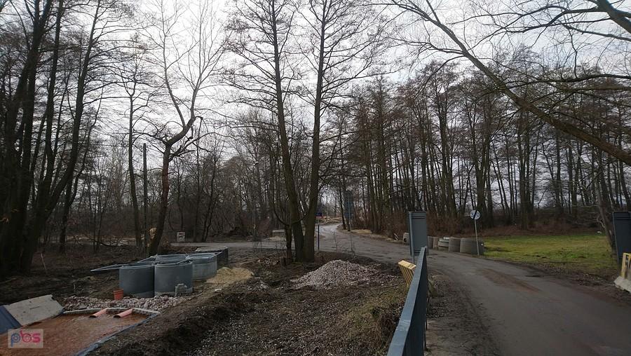 Prętowa też bez zmian. Widok z mostu na Wilanówce w kierunku ulicy Rosy