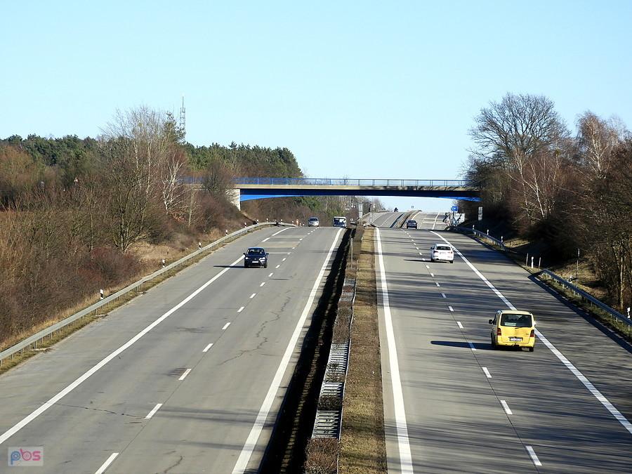 Nad autostradą w okolicy Pomellen.