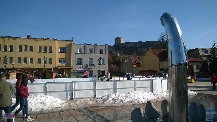 Rynek w Olsztynie dla łyżwiarzy