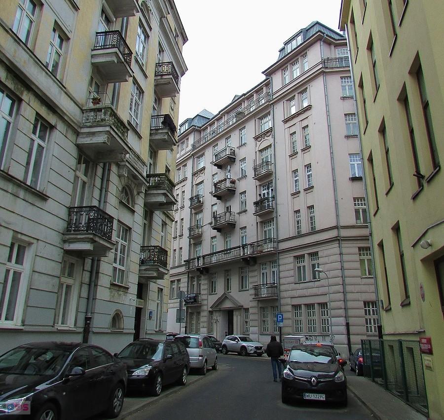 Uliczka Progi (jeszcze do niedawna Jaworzyńska)