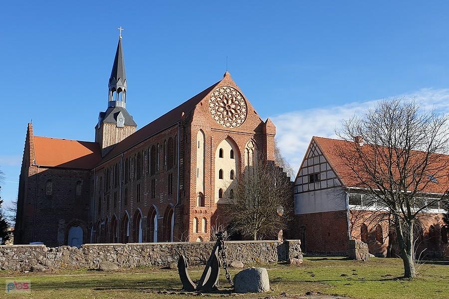 KOŁBACZ (niem.Kolbatz) Kościół parafialny p.w. NSPJ budowany od 1210 do 1347 r.