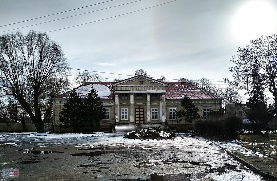 Dwór w Kamyku