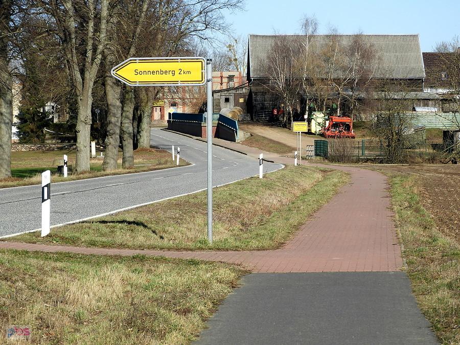 W głębi miejscowość przygraniczna Schwennenz.