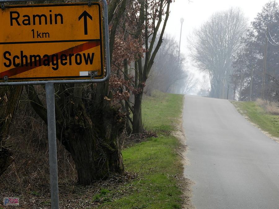 Ramin już blisko - drogowskaz dla swej pamięci.