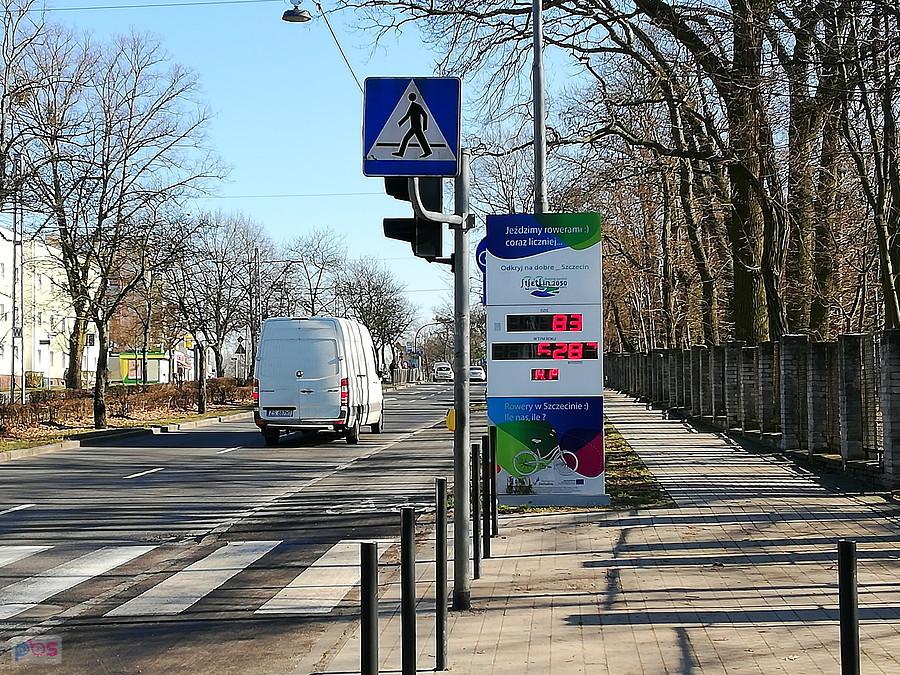 Licznik rowerowy na ulicy Ku Słońcu.