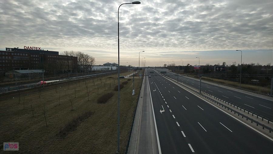 Widok z Cybernetyki na S79, kierunek południowy