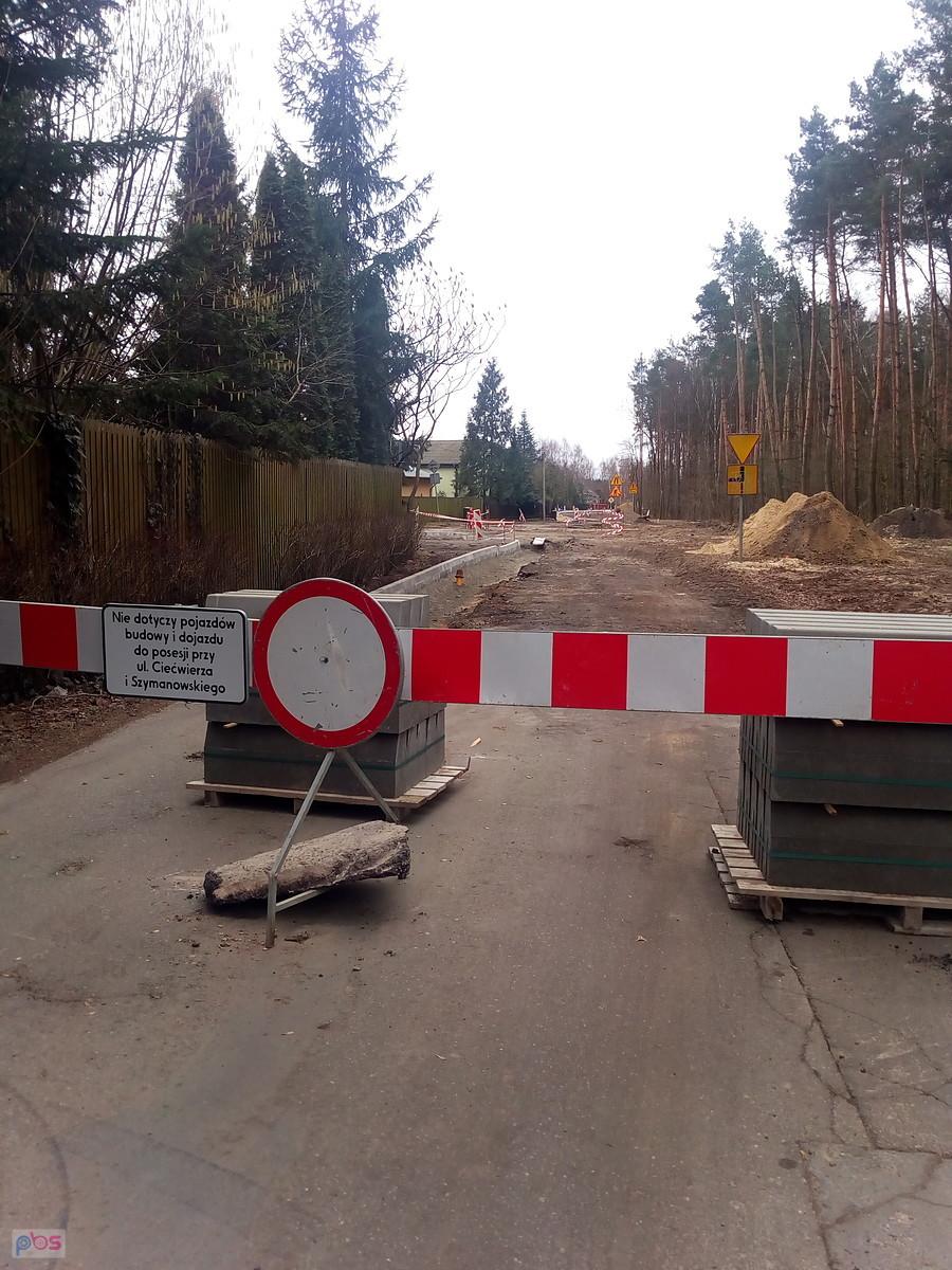 Zamknięta droga w Klaudynie