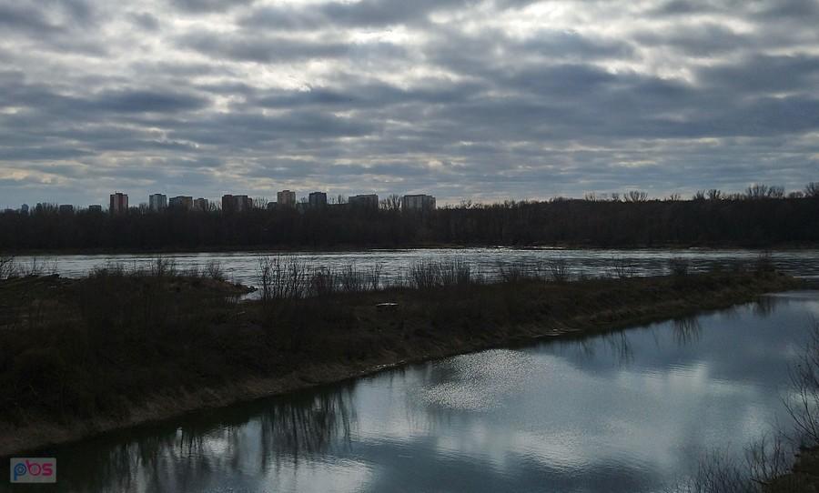 Widok z kładki na os. Kępa Potocka za Wisłą