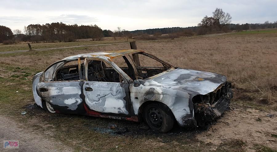 Spalone auto przed Lubowem