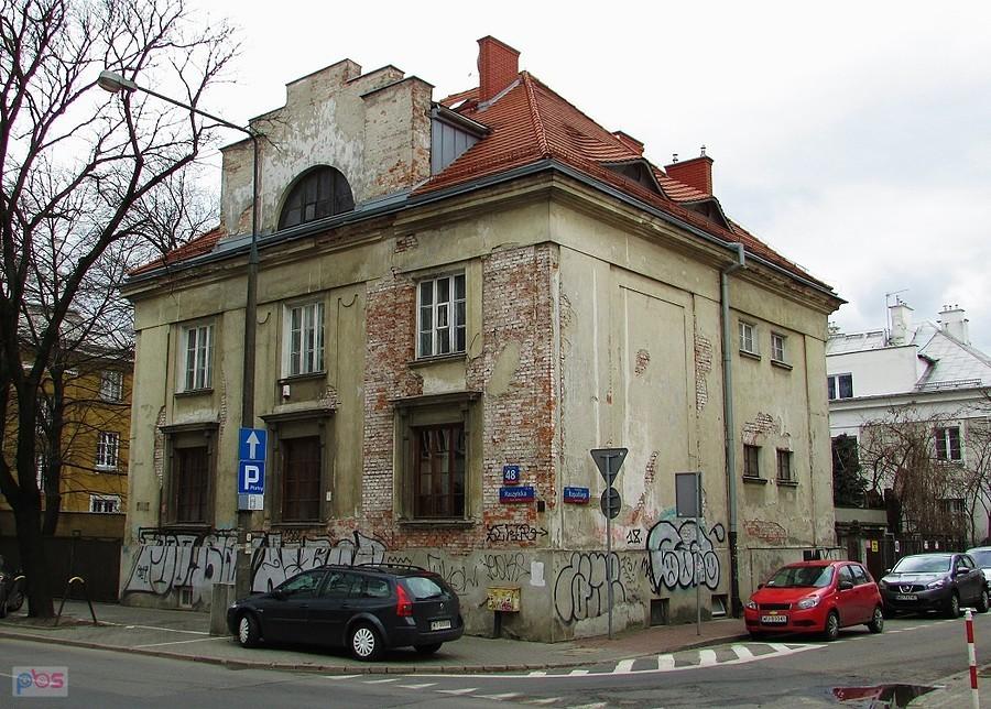 Kamienica na Raszyńskiej czeka na remont