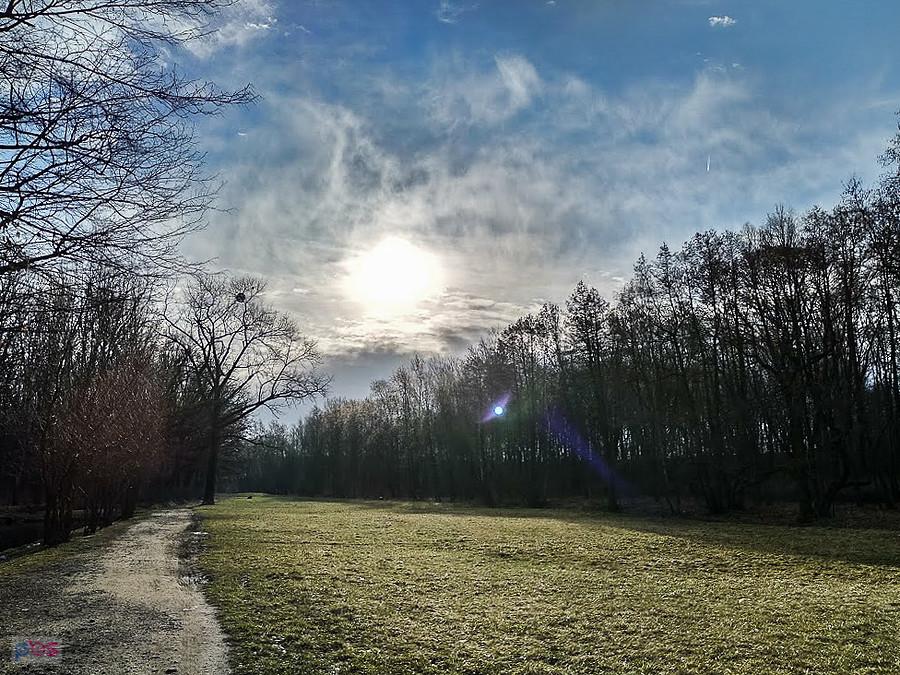 Słońce za chmurkami