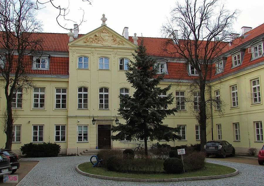 Pałac Pod Czterema Wiatrami zajmuje Ministerstwo Zdrowia