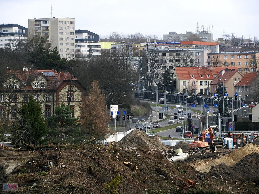 na horyzoncie ulica Wszystkich Świętych i część rozkopów obwodnicy.